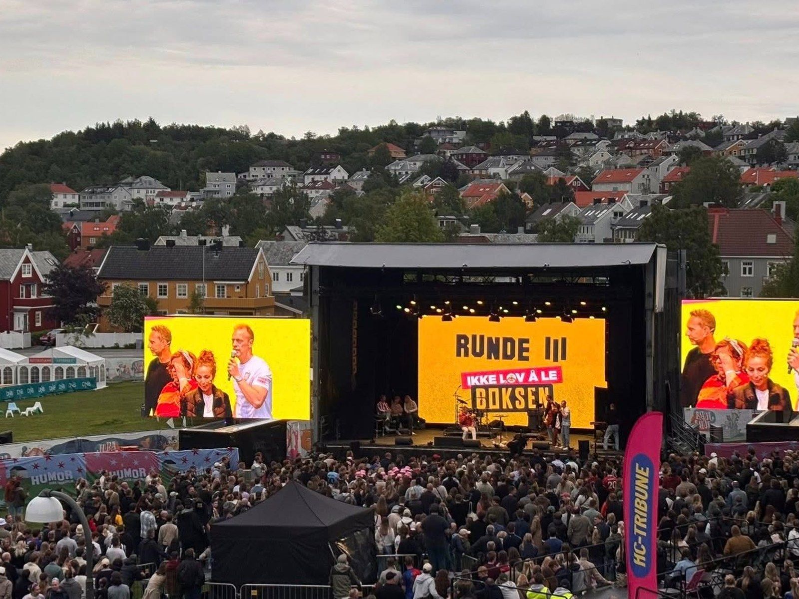 Scenen under Humor over Trondheim